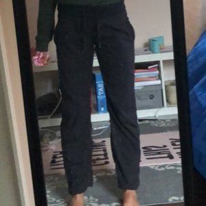 Lulu Lemon Women's Black Dance Studio Mid-Rise Lined Jogger (size 4)